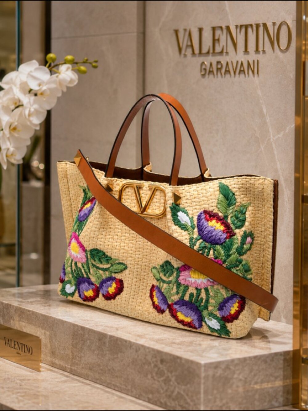 Valentino Garavani  Medium Shopping Tote Bag in Raffia